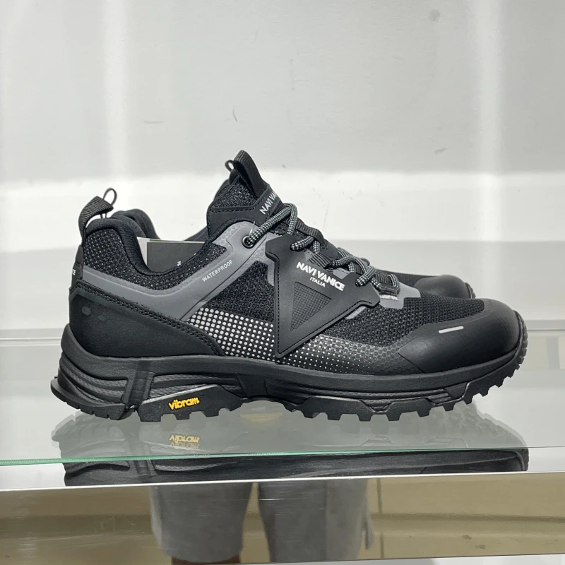 正品现货NAIV VANICE/兰威尼黑色百搭休闲男士户外登山运动休闲鞋