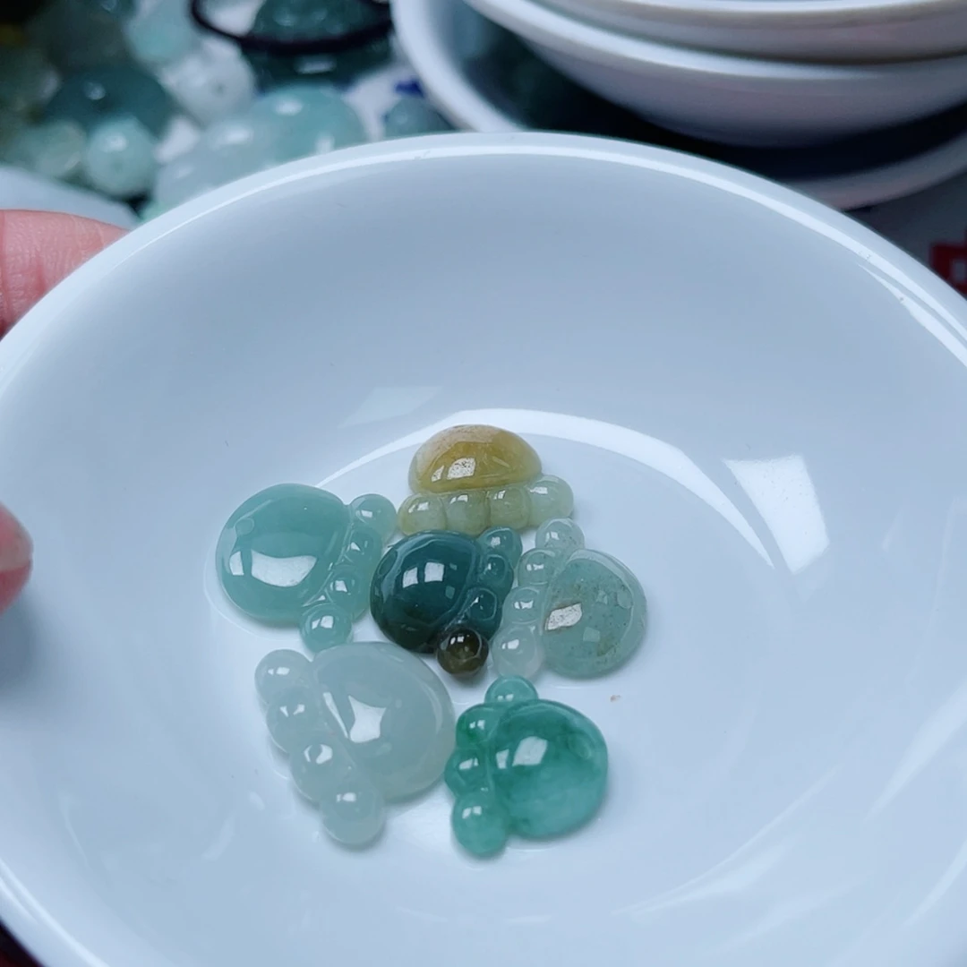 【闪购商品】翡翠小件未镶嵌云**翠