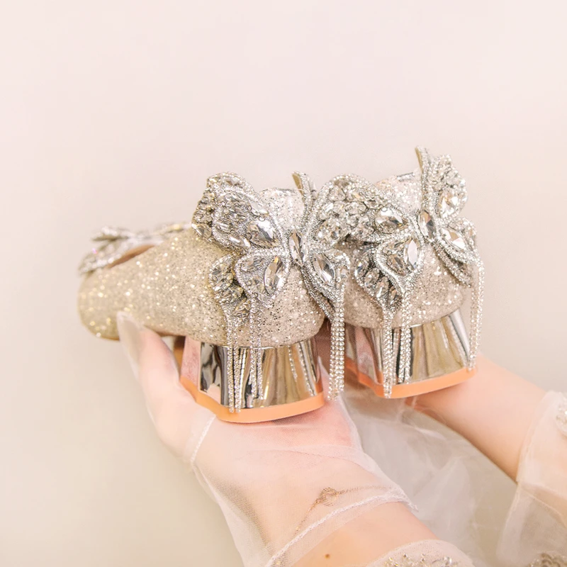 银色订婚绝美婚鞋2025新款春夏季水晶主婚纱结婚新娘鞋高跟鞋细跟