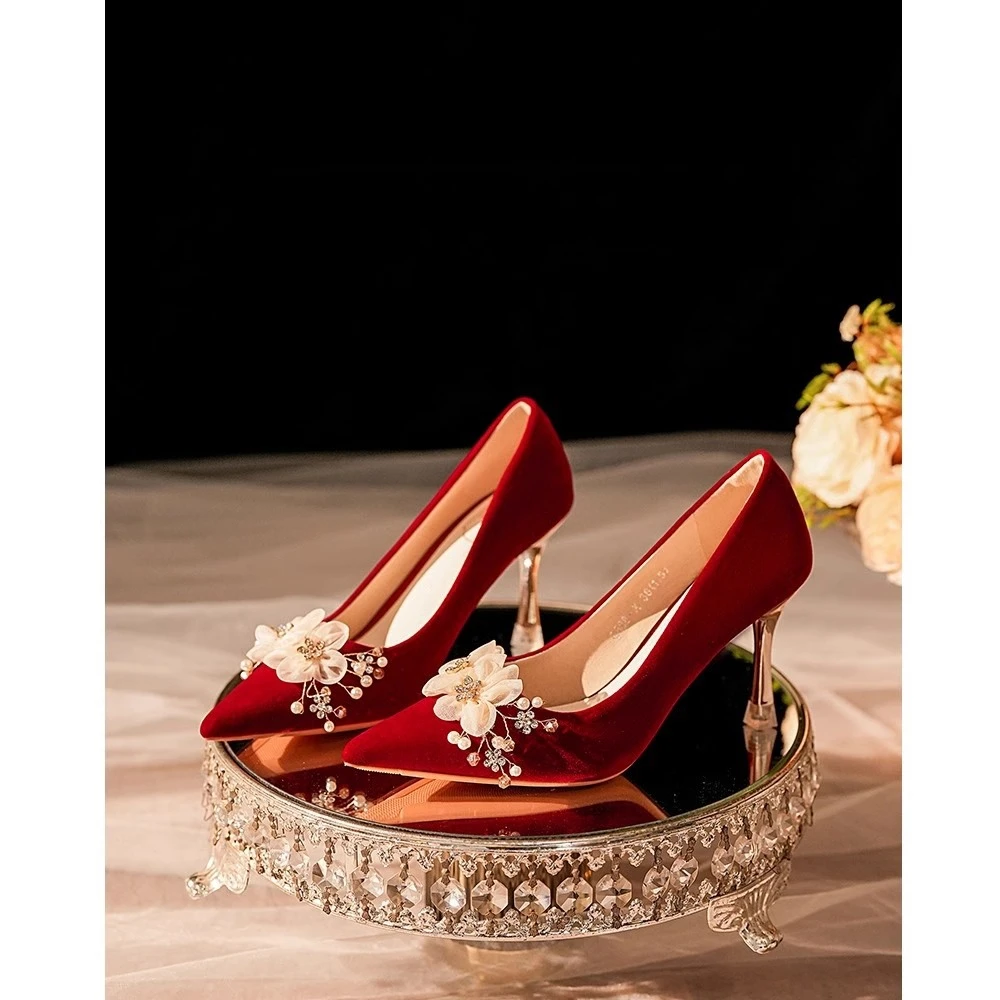 绝美红色婚鞋新娘鞋秀禾婚纱两穿中式婚宴敬酒不累脚绒面高跟鞋女