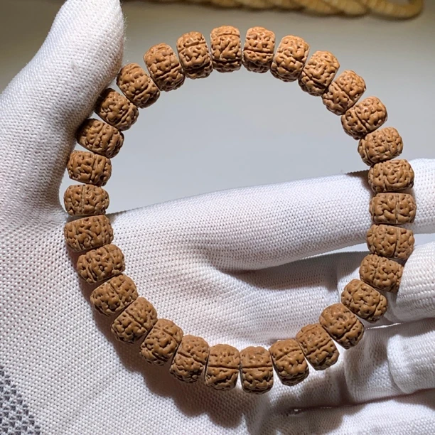 跳跳龙小金刚单圈蜂窝爆肉文玩手串