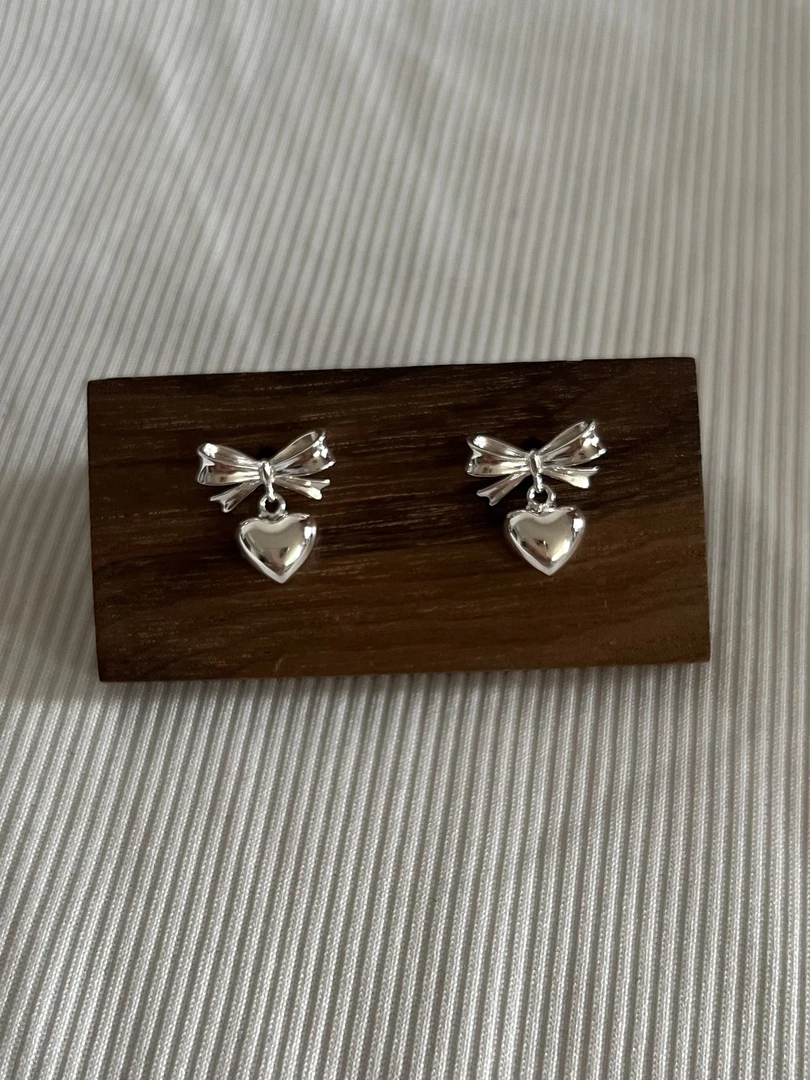 925银耳饰 【蝴蝶结爱心吊坠】耳钉时尚小众百搭简约实心吊坠