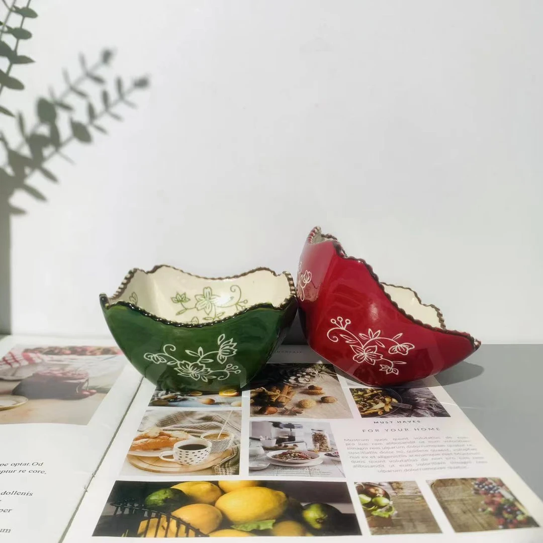 【精选】隔离暗红绿色花藤5寸四方奇形珠点碗各1