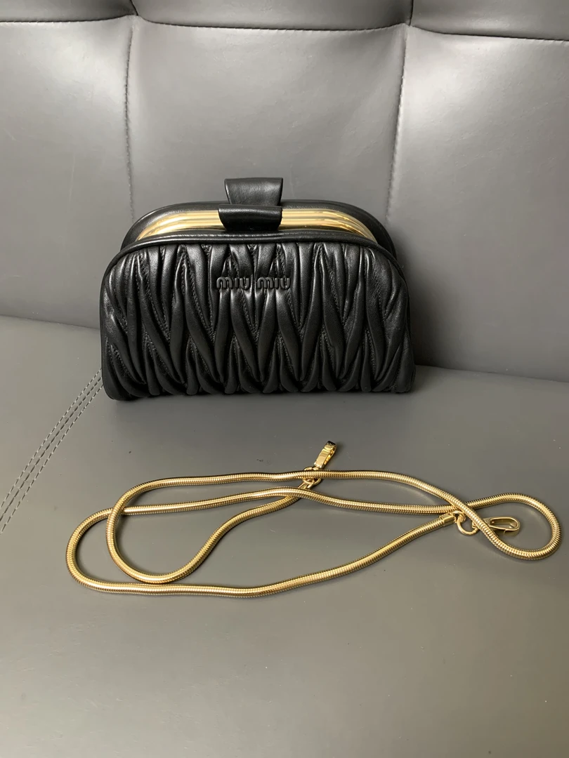99新 MIU MIU/缪缪 缪缪褶皱黑金盒子包