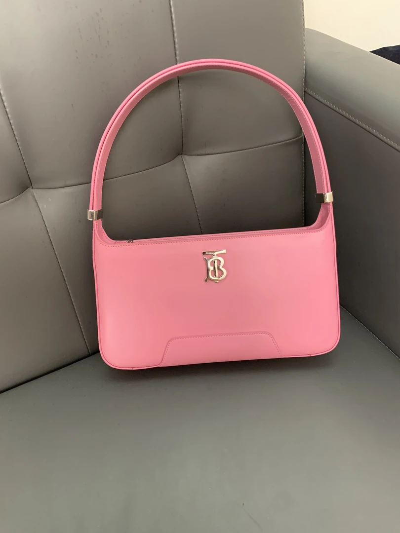 99新 BURBERRY/博柏利 新款时尚女士单肩斜挎包