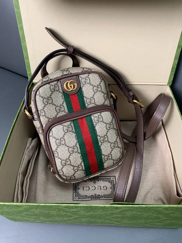 95新 GUCCI/古驰 经典老花时尚休闲相机包/98新