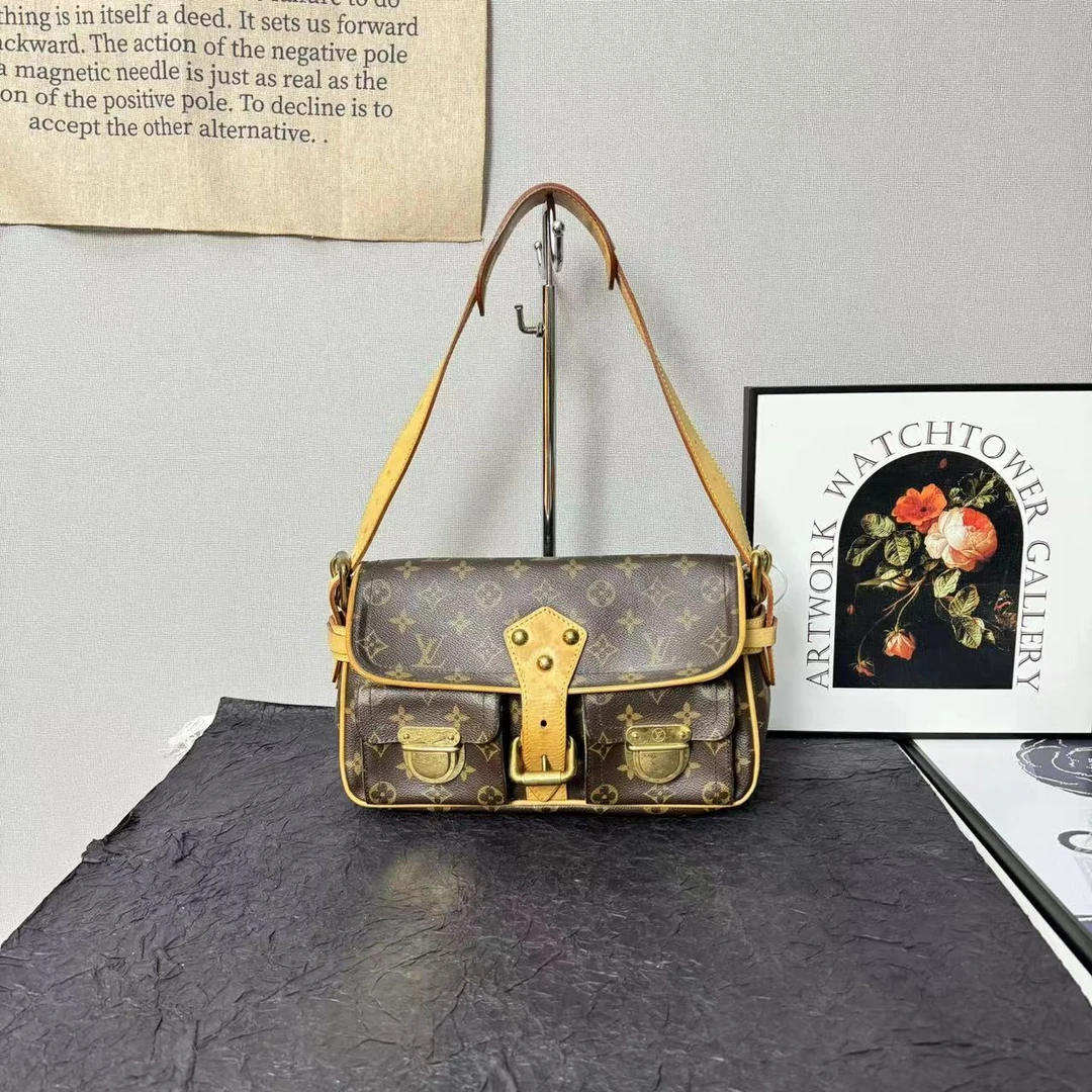 95新 LouisVuitton/路易威登 lv塞纳河斜挎包/腋下单肩包/曼哈顿