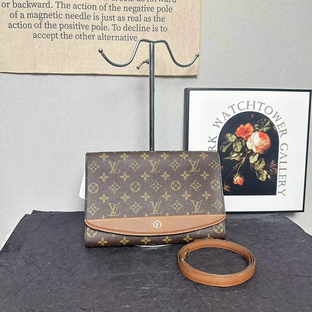 95新 LouisVuitton/路易威登 lv红皮大号信封包/单肩包/斜挎包