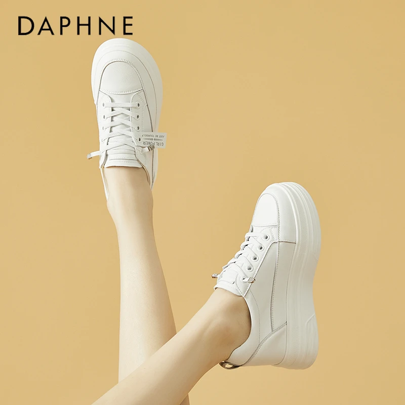 达芙妮单鞋女真皮小白鞋2025新款秋季白色休闲松糕板鞋内增高7CM