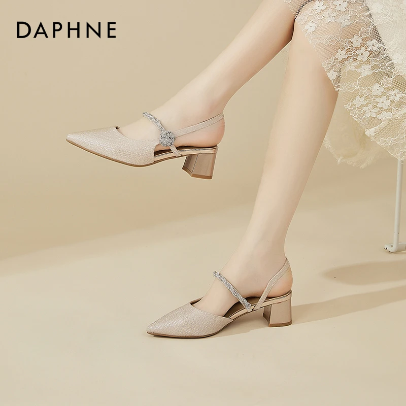 达芙妮包头凉鞋女2025秋季新款时尚水钻仙女风尖头高跟鞋粗跟单鞋