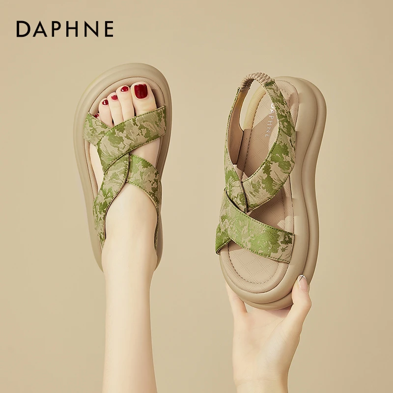 达芙妮新中式罗马凉鞋女2025夏新款时尚配裙子软底百搭休闲沙滩鞋