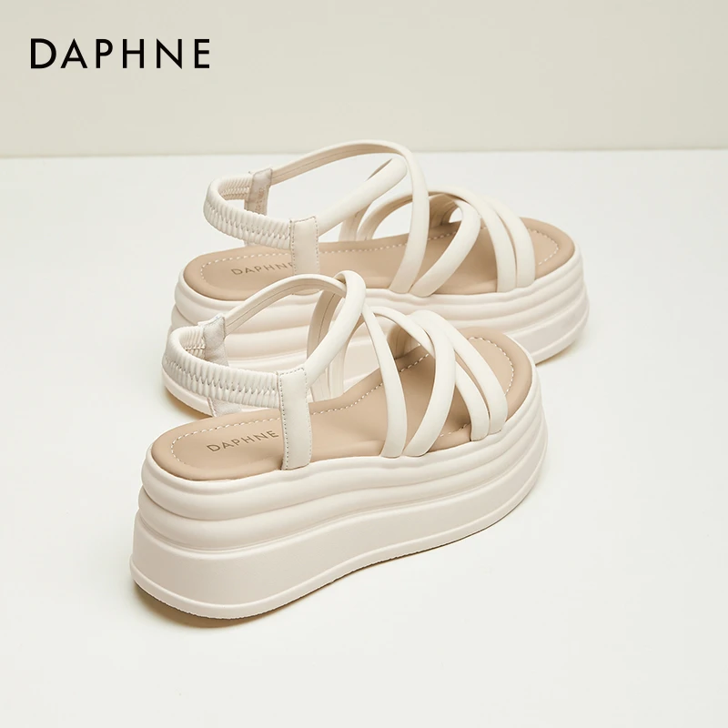 达芙妮厚底罗马凉鞋女2025夏季新款超火百搭增高坡跟休闲松糕凉鞋