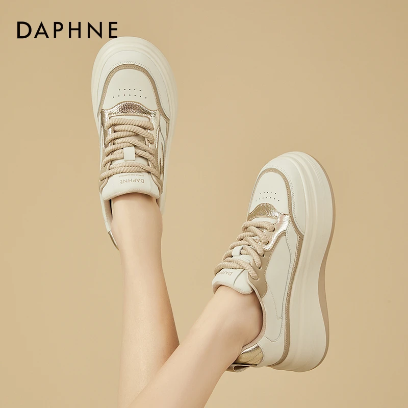 达芙妮松糕运动板鞋女2025秋季新款时尚祥云休闲鞋轻便增高小白鞋