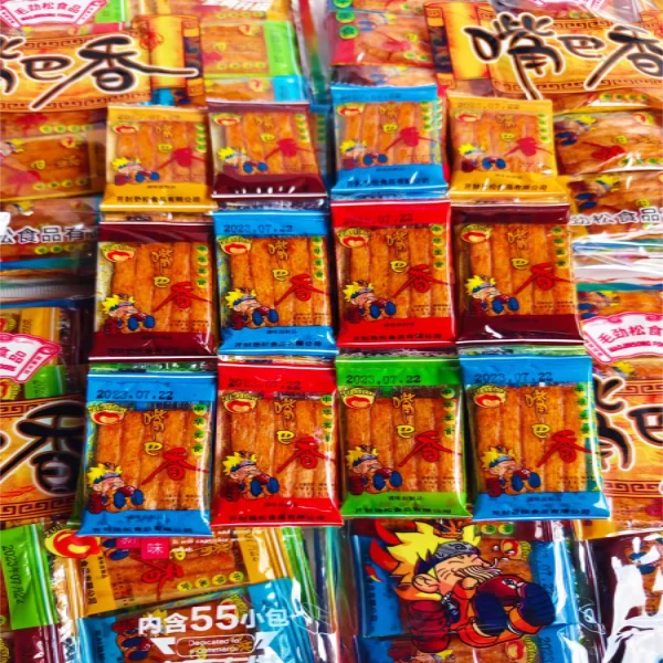 嘴巴香辣条亲嘴片麻辣片嘴巴香辣条怀旧童年零食小吃老式大辣片