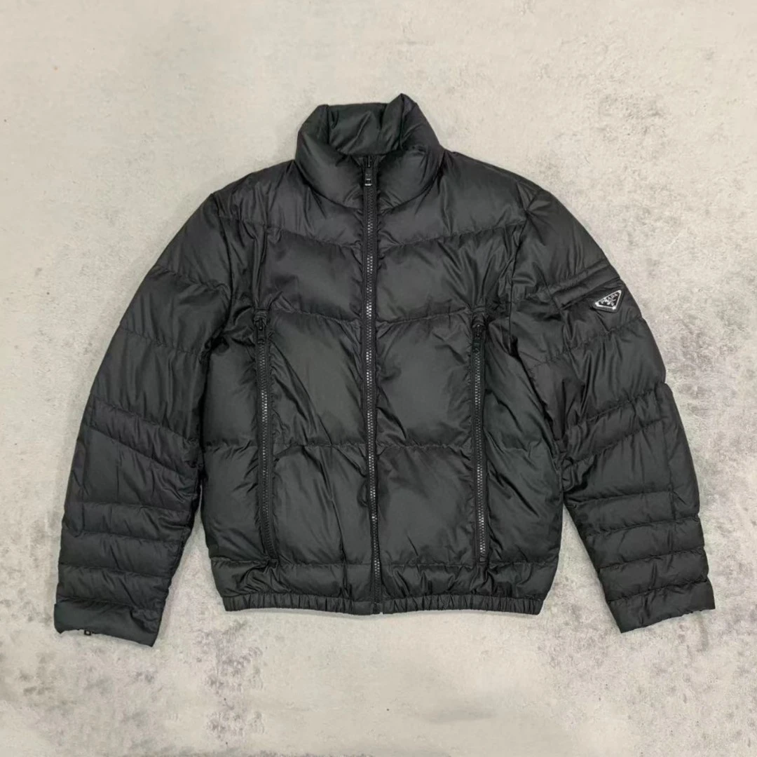 全新未使用 Prada 普拉达 Eggshell 织物羽绒服 46码