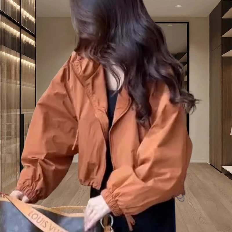 冲锋衣短外套女春秋季2025新款爆款小个子休闲上衣今年流行超好看