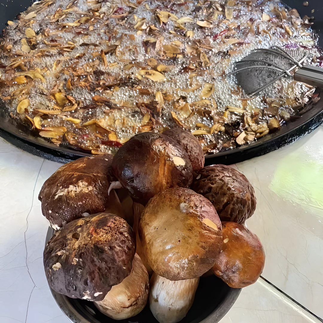 云南楚雄油炸新鲜牛肝菌初级农产品（没有SC介意者不要下单）特产