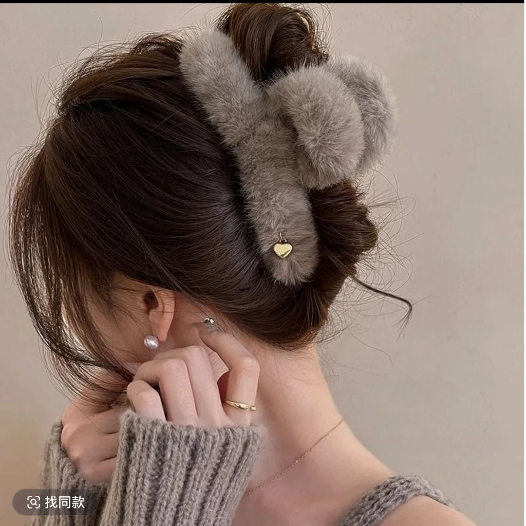 秋冬爱心毛毛抓夹女慵懒风高级感毛绒鲨鱼夹2024新款大号发夹头饰