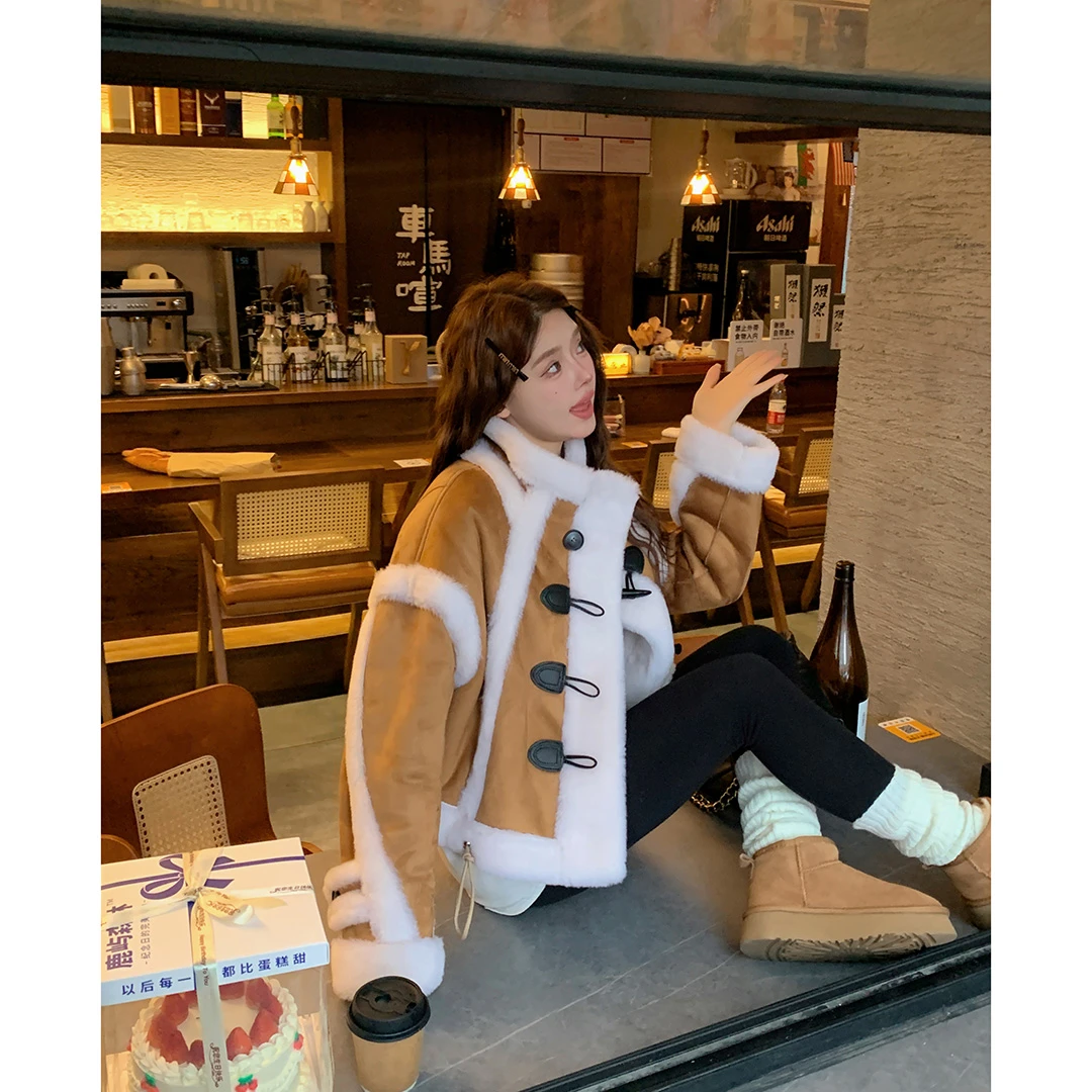 2024秋冬新款绵羊毛皮草外套女牛角扣皮毛一体短款大衣年轻
