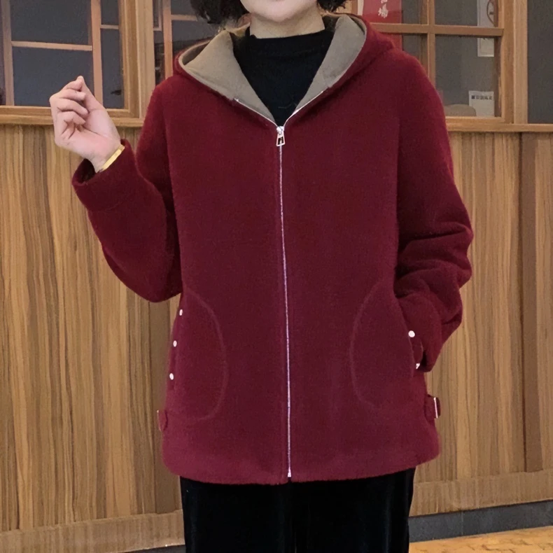 秋冬新款加绒中老年女士加厚连帽外套拉链上衣洋气开衫时尚妈妈装