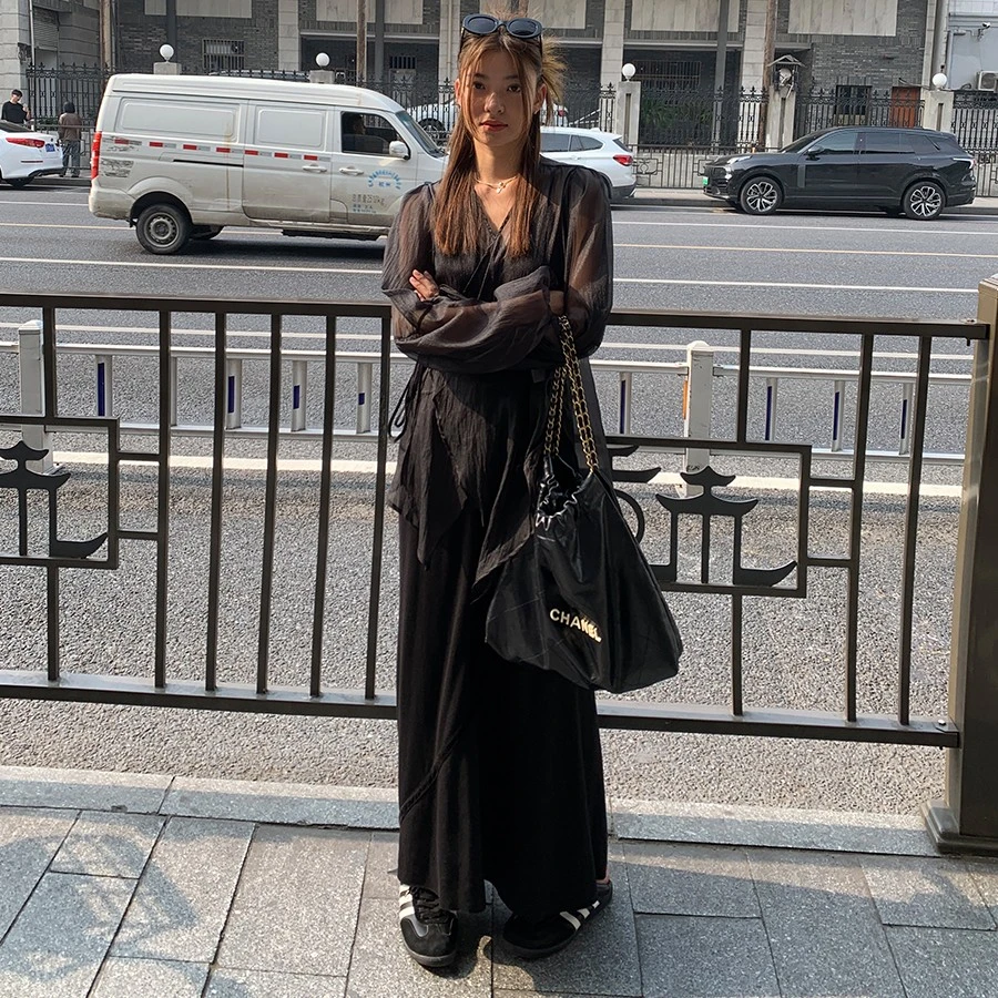 洛边黑色设计师款气质套装两件系带衬衫防晒衫吊带连衣裙中长裙女