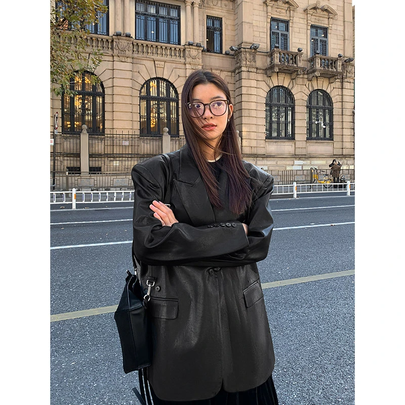 洛边 【精神抖擞】后扣设计柔软环保皮衣西装秋冬新款复古外套女