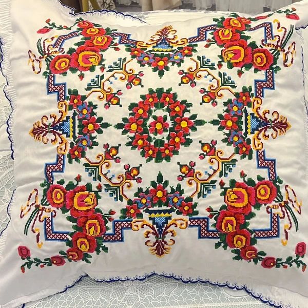 买一送一，民族风024号元枕套70x70，绣花，刺绣，大花，加厚，yastuk