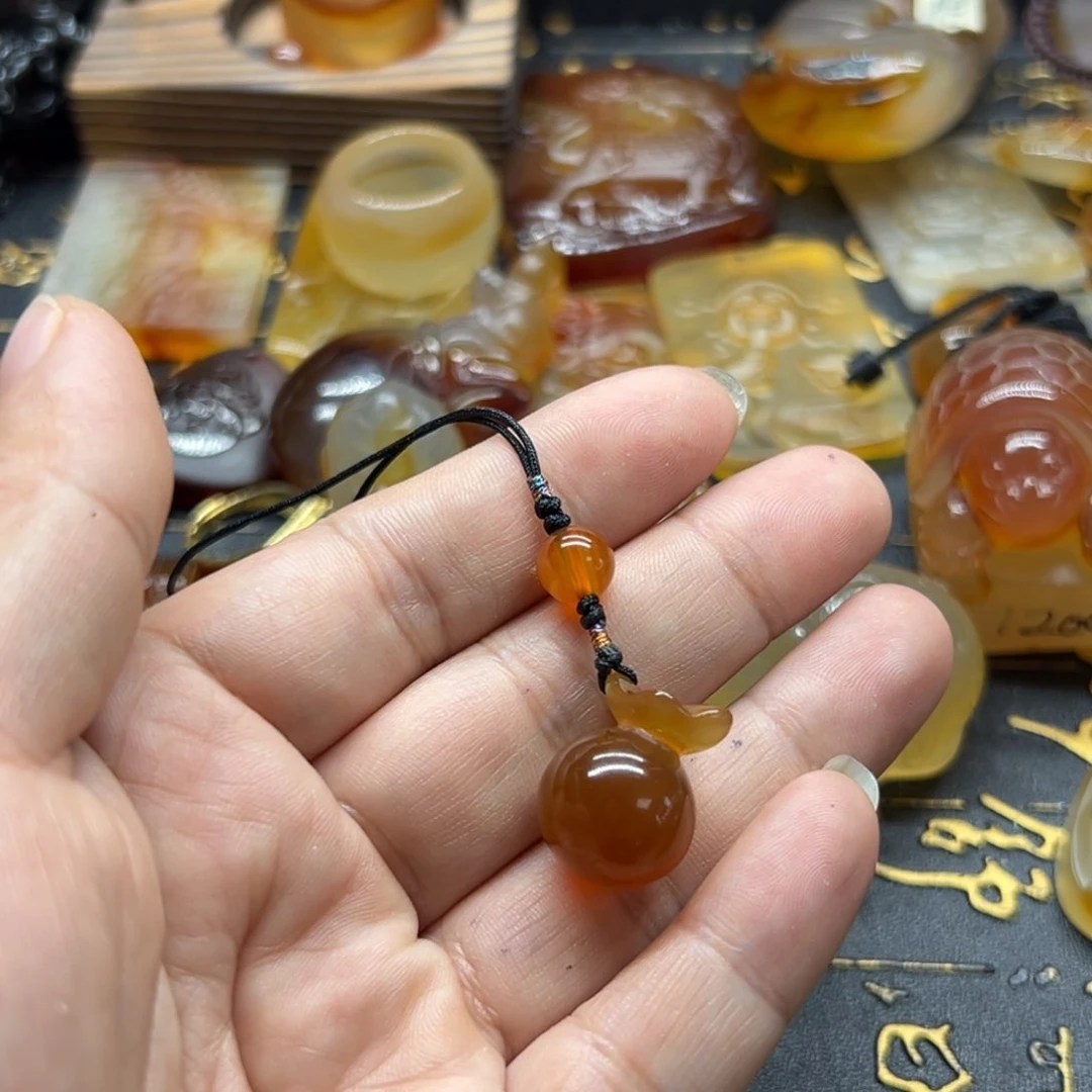 玛瑙/玉髓颈饰未镶嵌玛瑙福袋