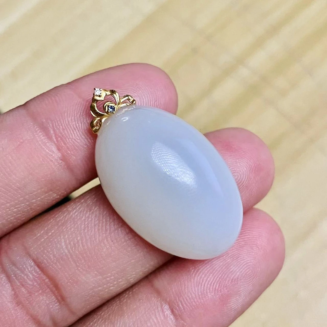 【豆豆珠宝甄选】18k金镶嵌天然和田玉老坑白玉蛋面吊坠精美挂坠