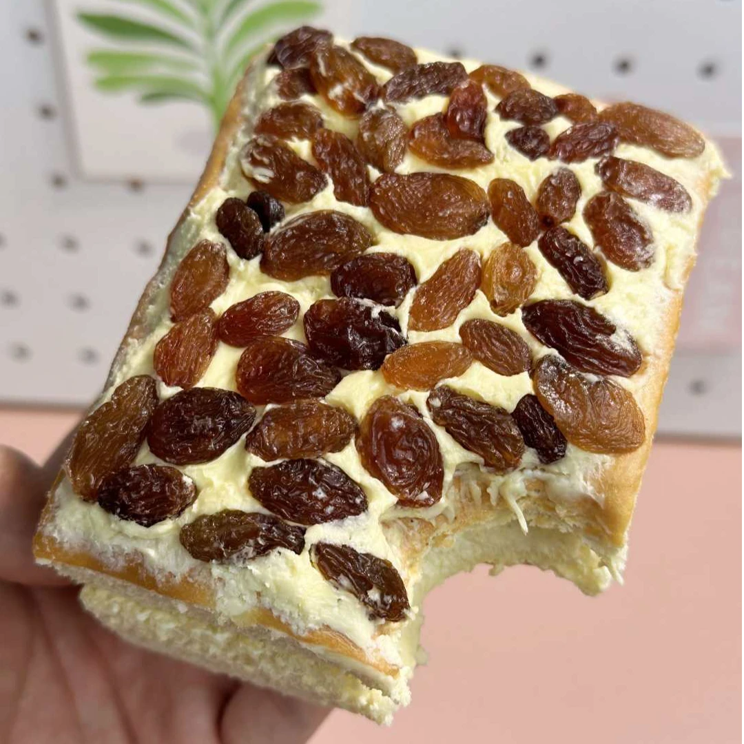 奶油葡萄干老面包肉松脆皮巧克力面包早餐吐司手撕榴莲面包干果包