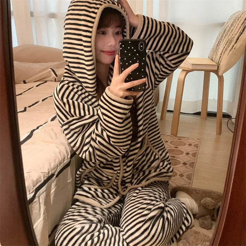 【星】秋冬条纹连帽珊瑚绒睡衣女加厚法兰绒居家服套装可外穿6024