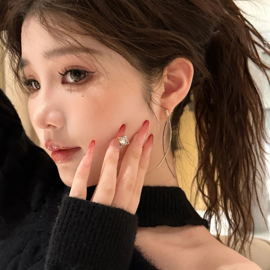合金耳饰合金耳饰适合圆脸的交叉耳环女欧美风高级感百搭耳环