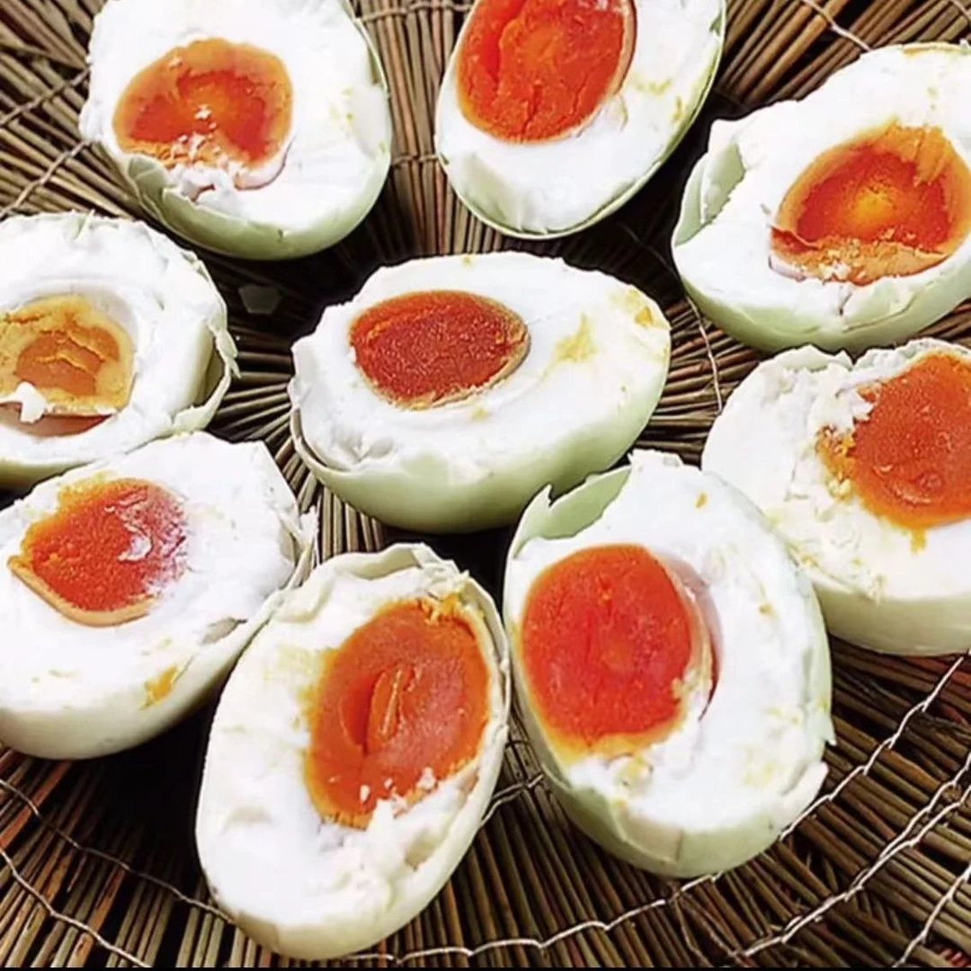 新鲜咸鸭蛋起沙流油不太咸腌制非海鸭蛋熟咸鸭蛋即食盐蛋免煮适