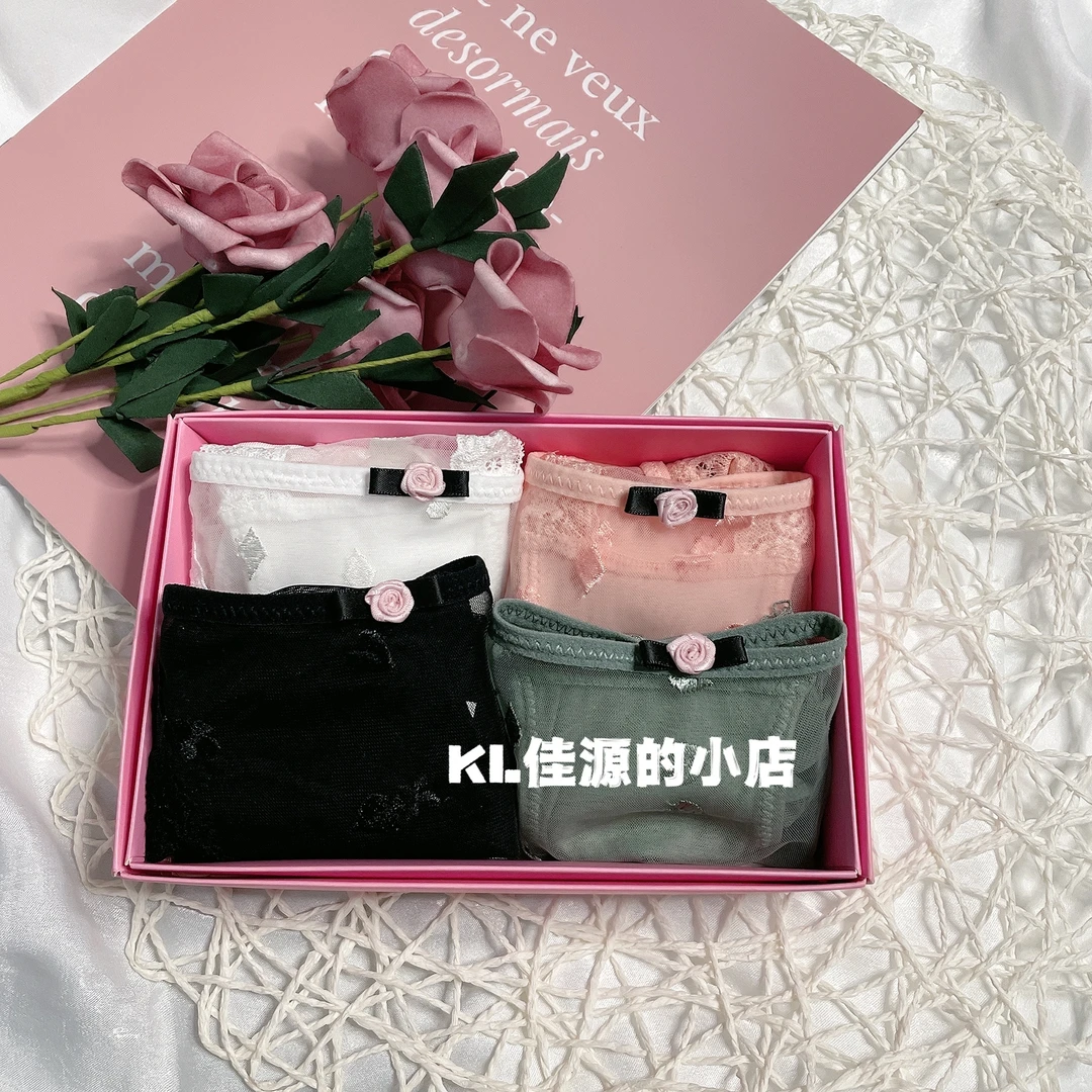 两条装 女士刺绣时尚短裤