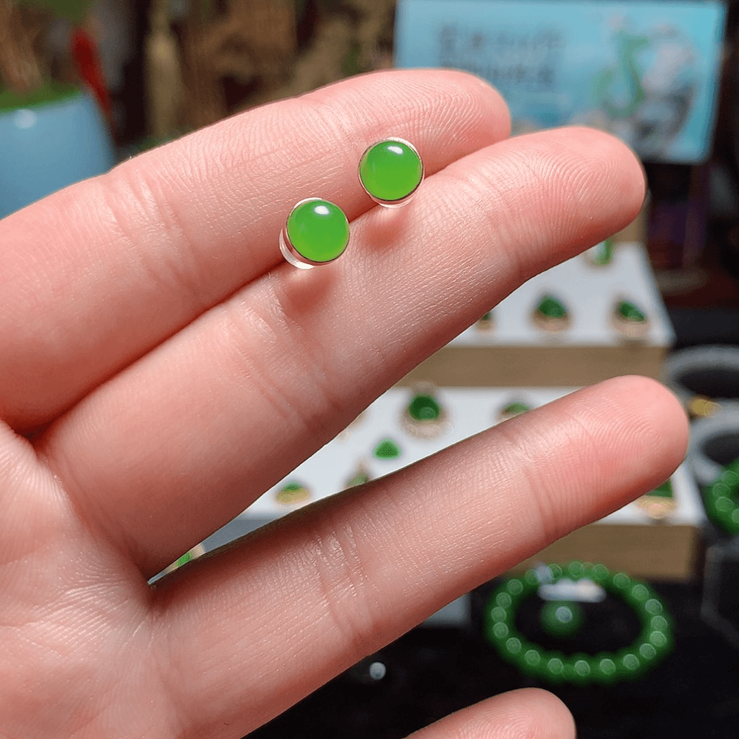 和田玉（碧玉）耳钉18K金镶嵌