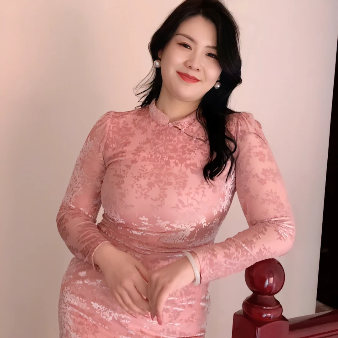 小叶/秋冬新款连衣裙时尚性感遮肉显瘦粉色旗袍风大码女装-LY5033