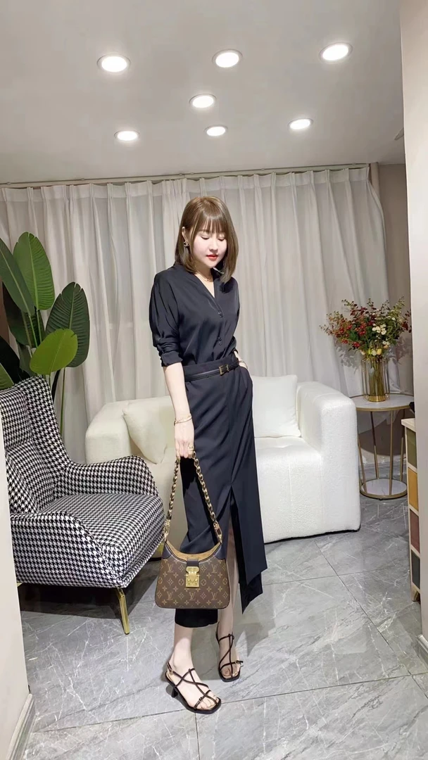 夏季新款女士显瘦半身裙女装半身裙气质百搭洋气休闲显瘦时尚轻奢