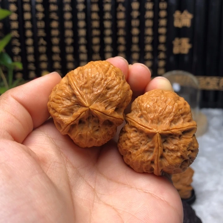 橄榄核吊坠36红玛瑙三棱