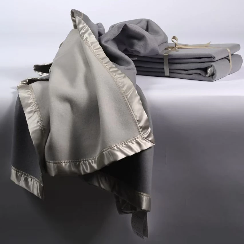 【甄品推荐】纯山羊绒加厚梭织羊绒毯高级礼品套盒