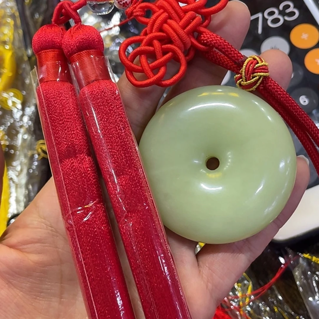 【闪购商品】岫岩老玉（透闪石质玉）颈饰未镶嵌镇**王