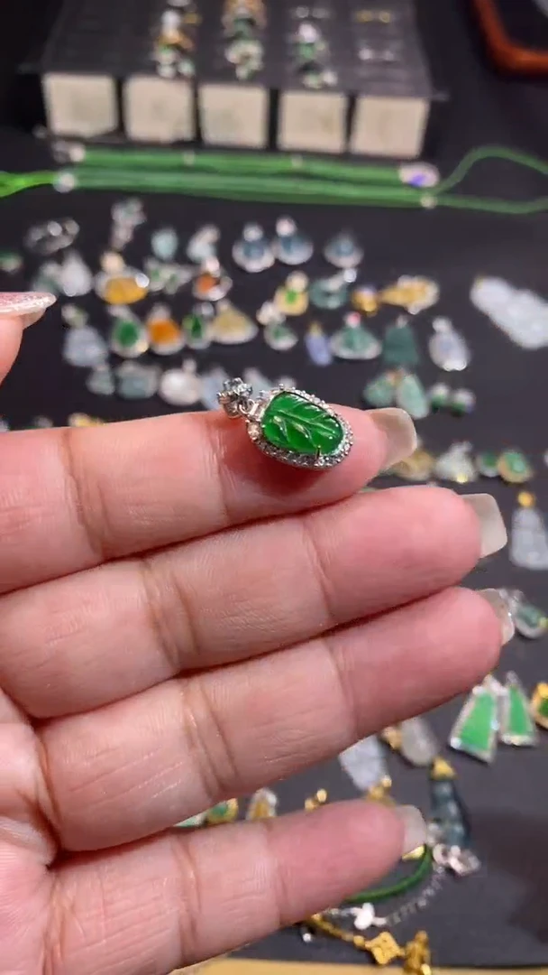 【闪购商品】翡翠吊坠(不含链)银S925镶嵌1