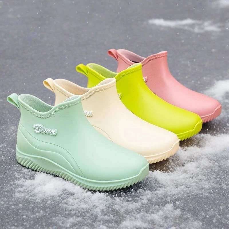 新款情侣雨鞋男女款成人防水雨靴超软防滑耐磨胶鞋加绒时尚水靴