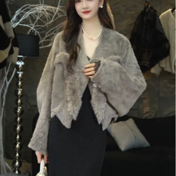 新款轻奢蝙蝠袖韩版女装气质时尚显瘦百搭保暖小香风精致短外套