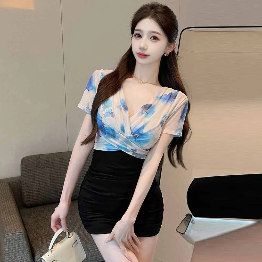 辣妹性感印花撞色拼接短袖连衣裙女新款V领低胸收腰紧身包臀短裙