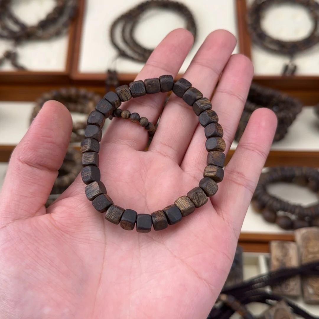 【闪购商品】沉香手串白***白卡07小方糖手串