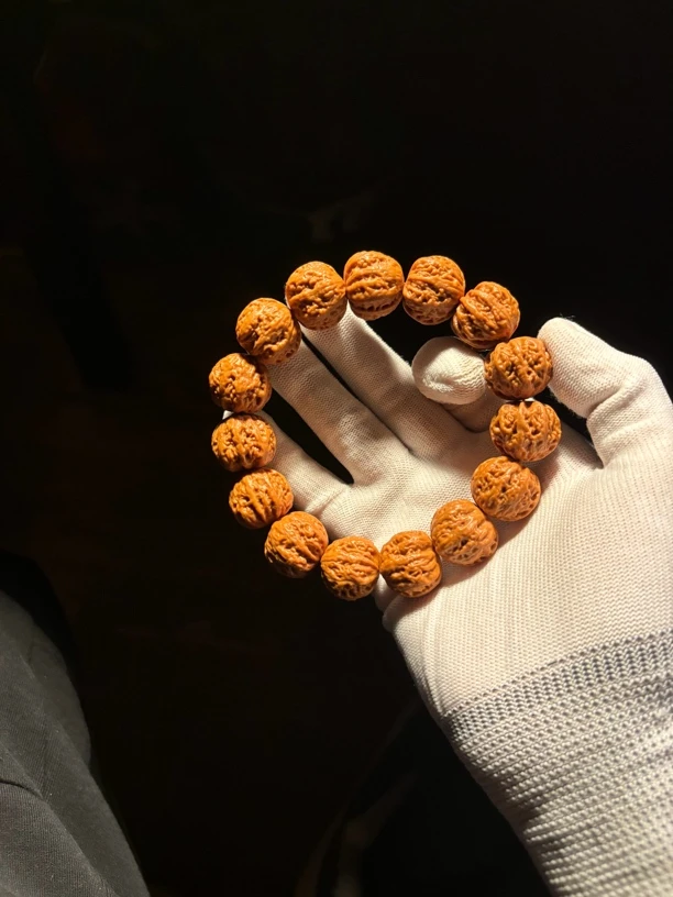 八棱麻花尺寸21x19 纹路清晰！皮质超级好！ 平底端肩小核桃手串