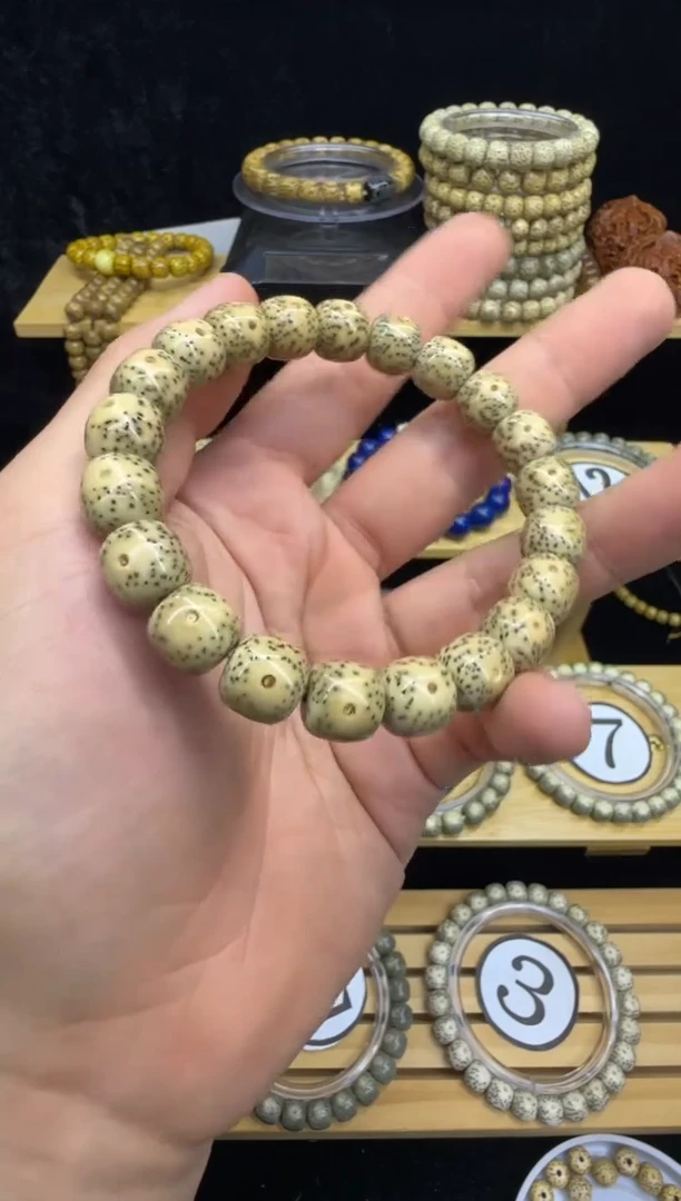 【闪购商品】星月菩提手串<<13石玉料绿幽灵大眼10*9