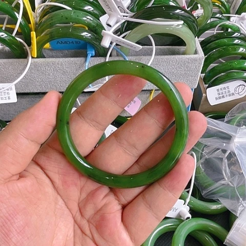 和田玉(碧玉)手镯未镶嵌60