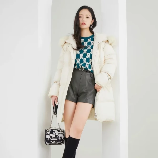 朵以2024冬季加厚时尚女士简约潮流中长款连帽羽绒服37DD925026