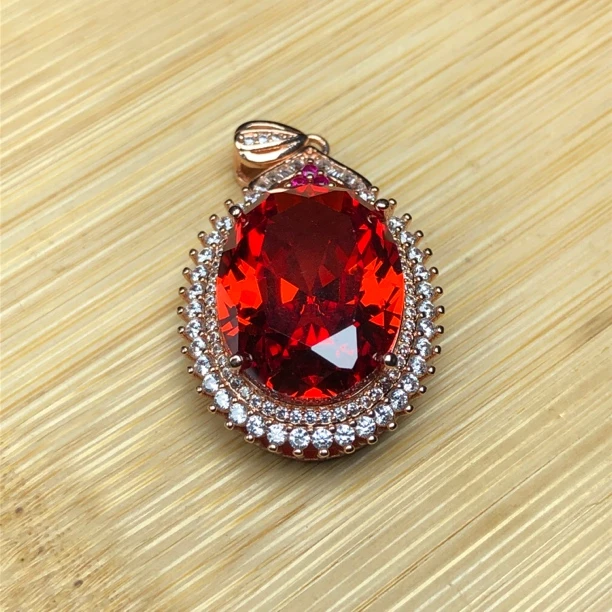 2284 芬達红吊坠玫瑰托（送白色链子）复古气质 时尚 欧美 （配链子）